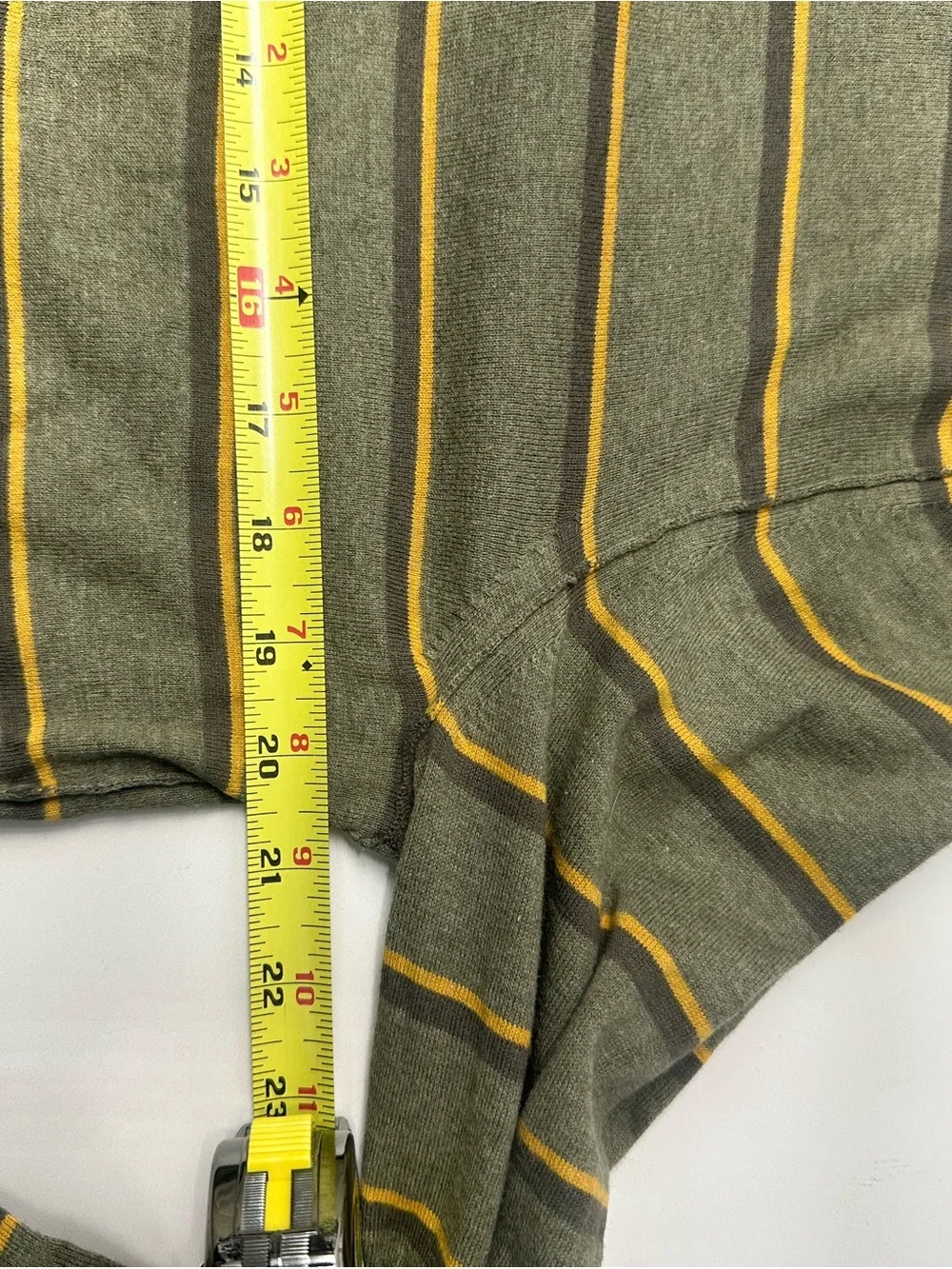 Vintage Banana Republic Men’s Olive Green Long-Sleeve Stripe Crewneck Size M